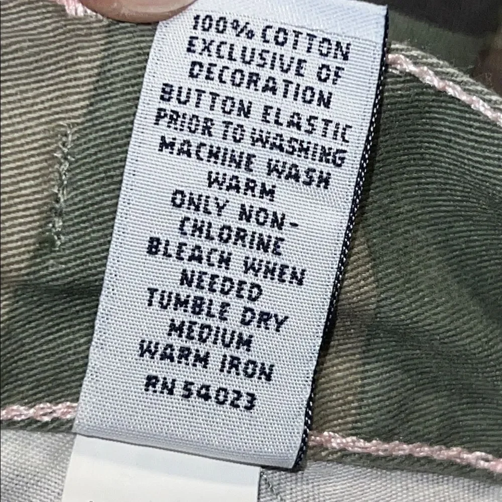 GAP KIDS Green Camouflage Straight Leg Cargo Pants- 7 NWT!